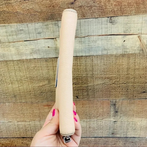 Marc By Marc Jacobs Large Leather Wallet - Picture 4 of 6